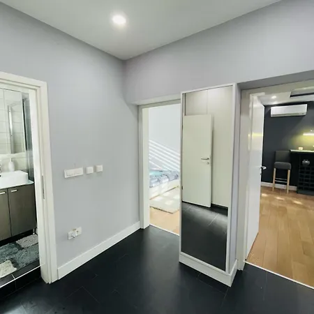 Adilux Luxurious 3 Bedroom Szarajevó