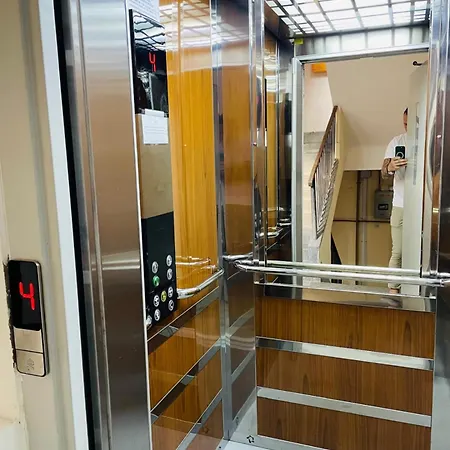 Adilux Luxurious 3 Bedroom Apartman